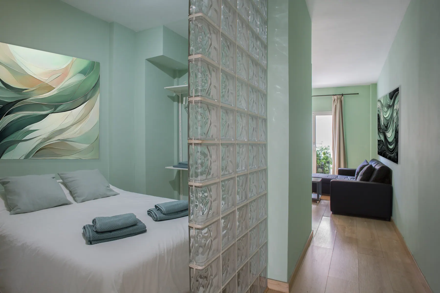 Bedroom in green tones