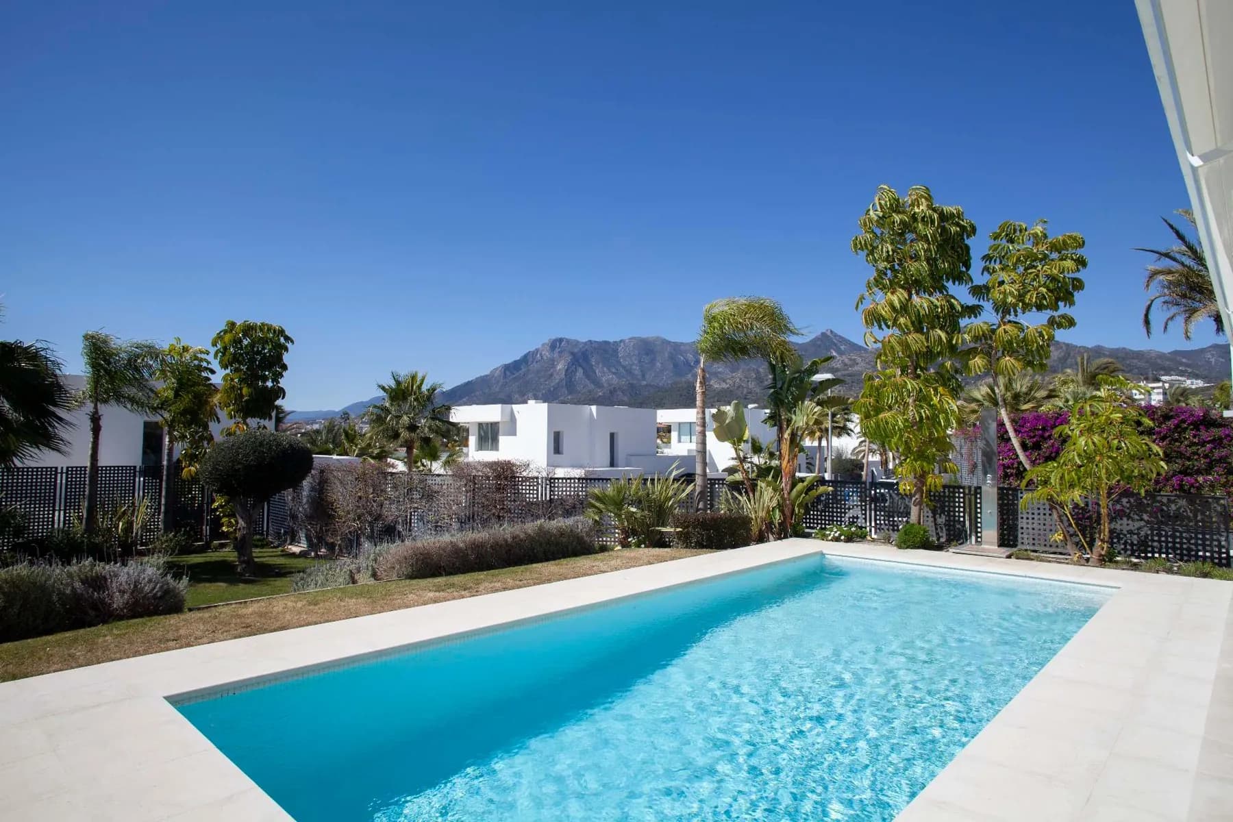 Pool with La Concha behind